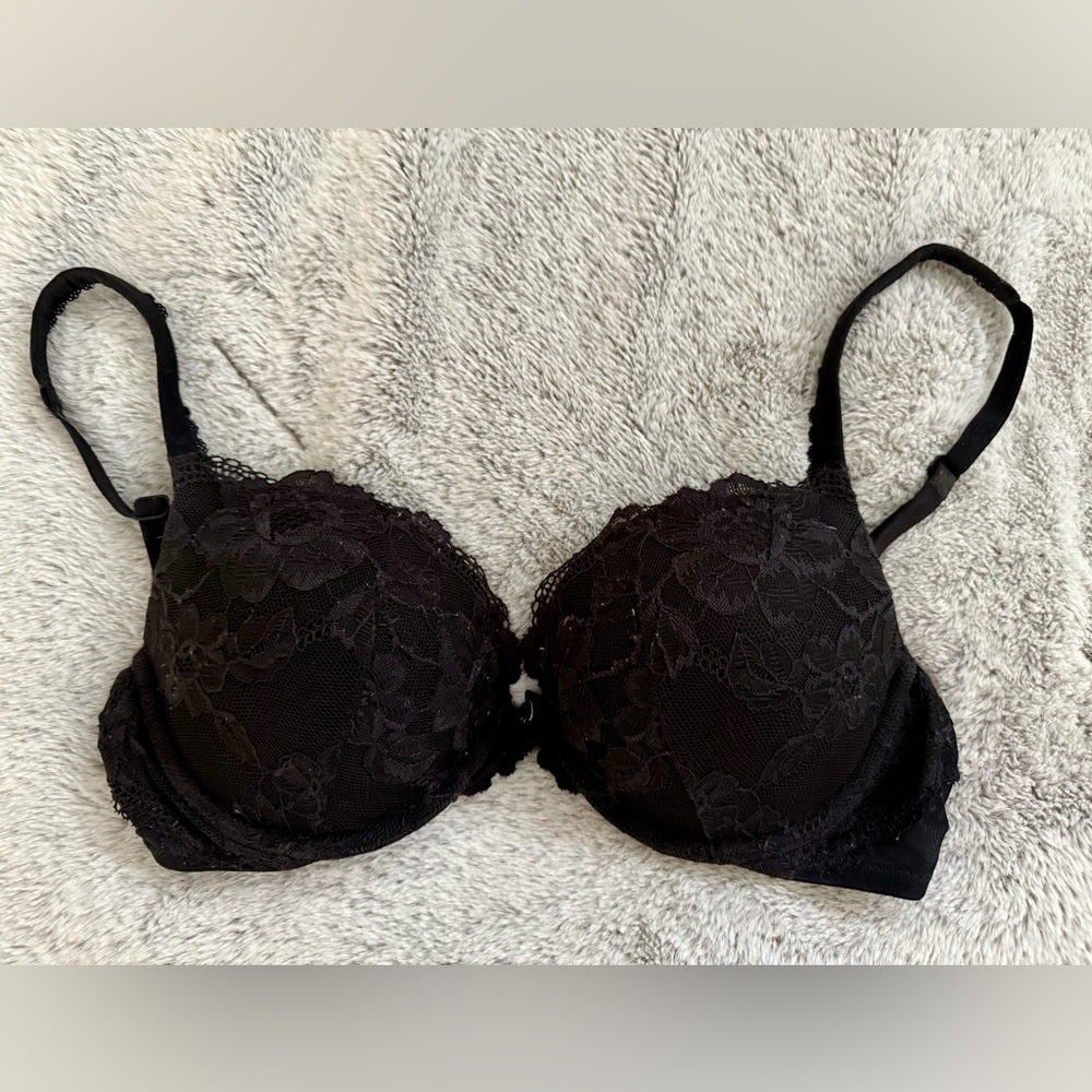 Victoria's Secret Body by Victoria Black Lace Push-Up Bra